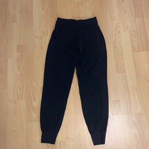 LULULEMON SIZE 4 BLACK ALIGN JOGGERS WITH POCKETS